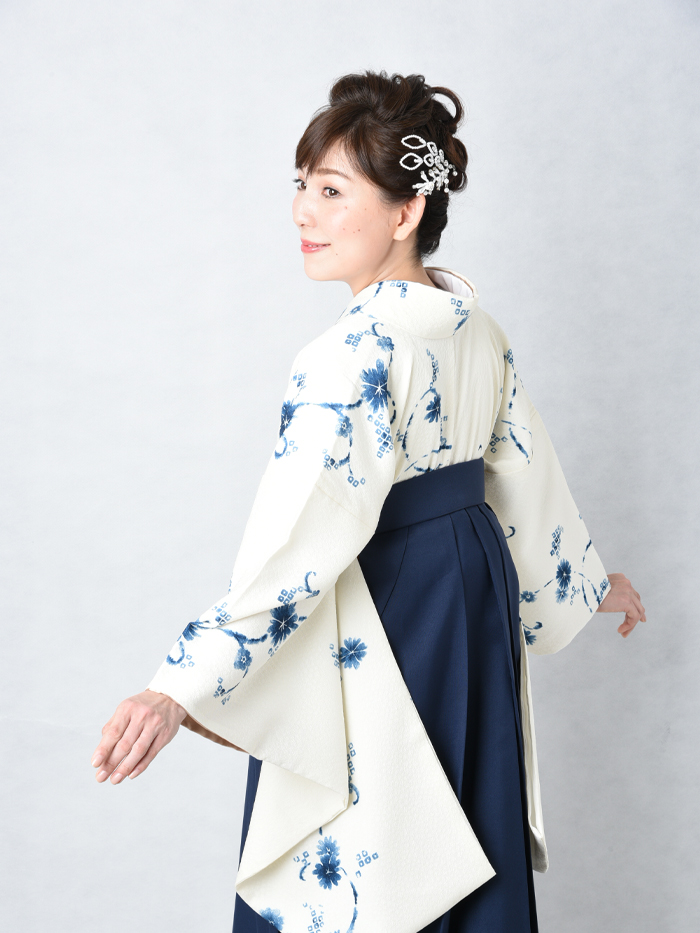 トールサイズ立ち姿の卒業袴